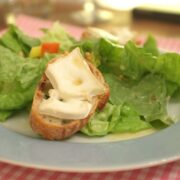 Salat mit Ziegenkäse-Crostini | Madame Cuisine