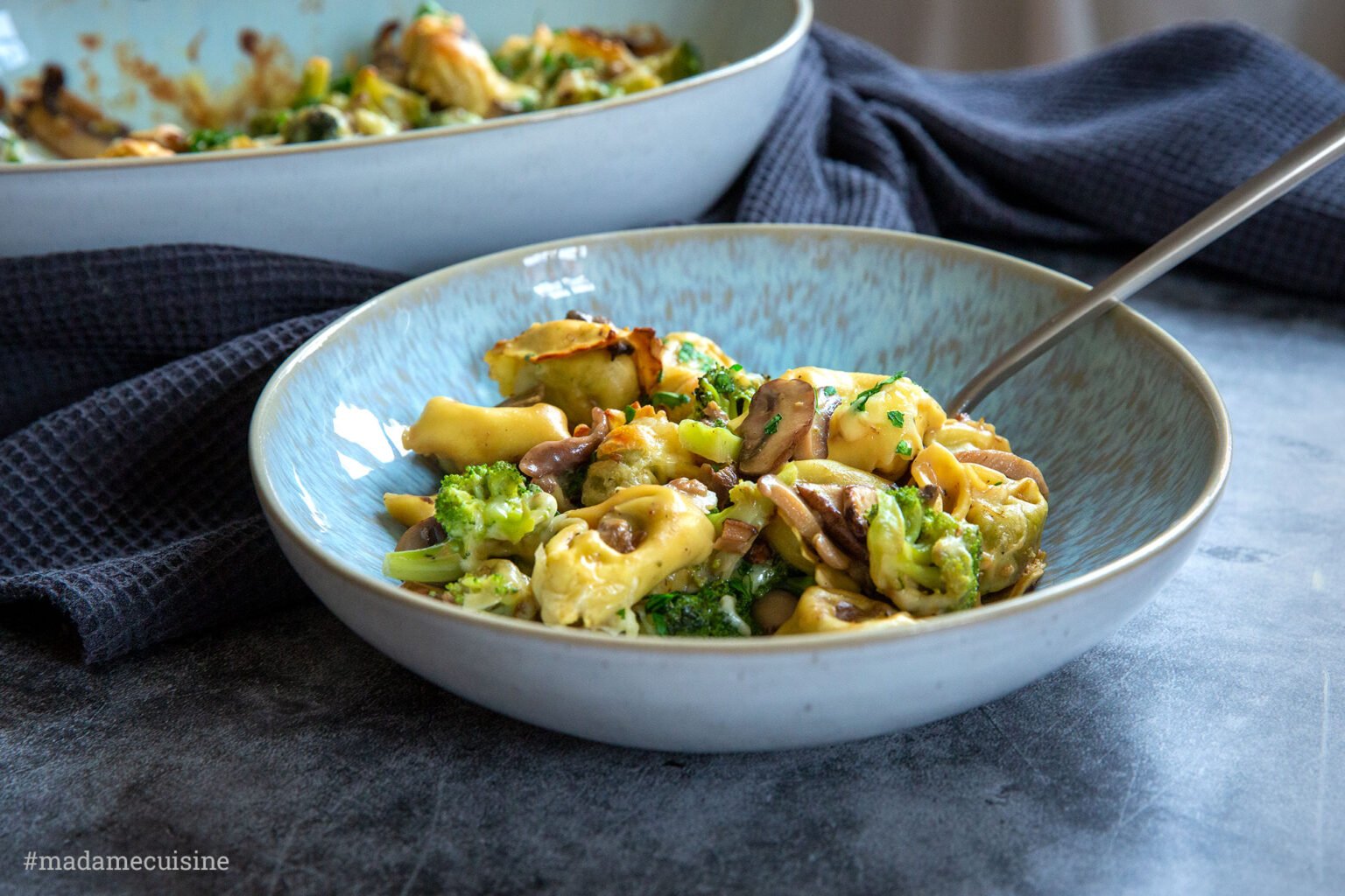 Ofen-Tortellini mit Brokkoli und Champignons - Madame Cuisine