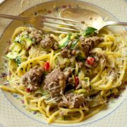 Pasta mit Zucchini, Auberginen und Hackfleisch | Madame Cuisine