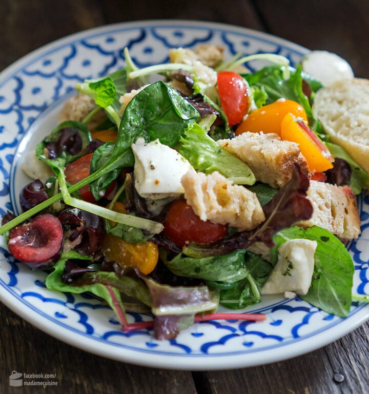 Wildkräutersalat mit Kirschen und Tomaten - Madame Cuisine