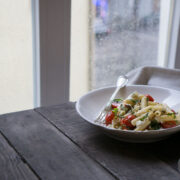 Lauwarmer Pasta-Salat