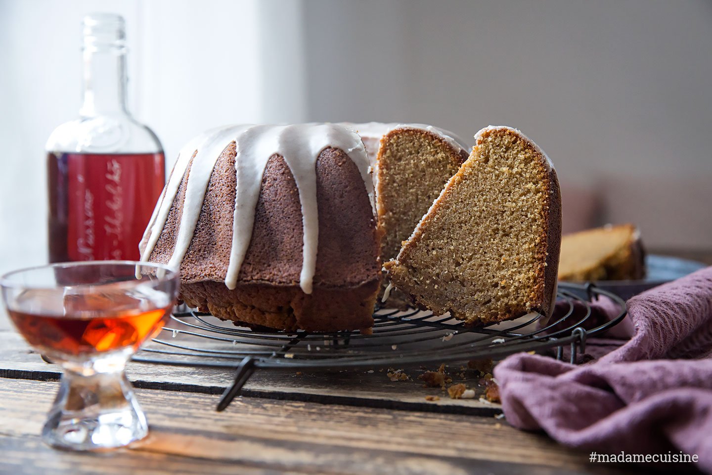 Gewürz-Gugelhupf mit Nuss-Schokolikör - Madame Cuisine