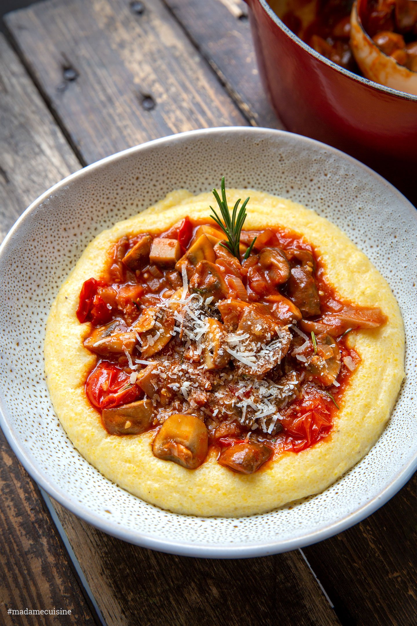 Pilzragout auf Parmesan-Polenta - Madame Cuisine