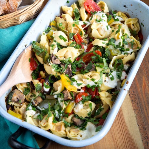 Überbackene Tortellini mit Gemüse - Madame Cuisine