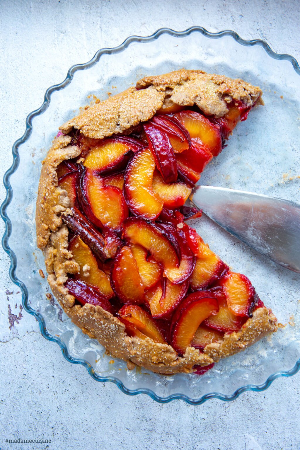 Pflaumen-Galette mit Vanilleeis - Madame Cuisine