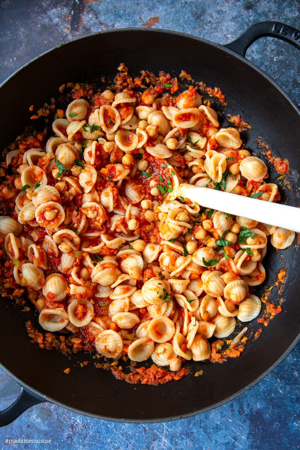 Orecchiette mit Kichererbsen-Tomatensauce - Madame Cuisine