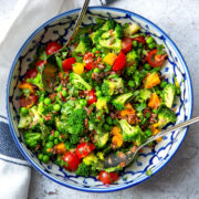 Bunter Reissalat mit Mango