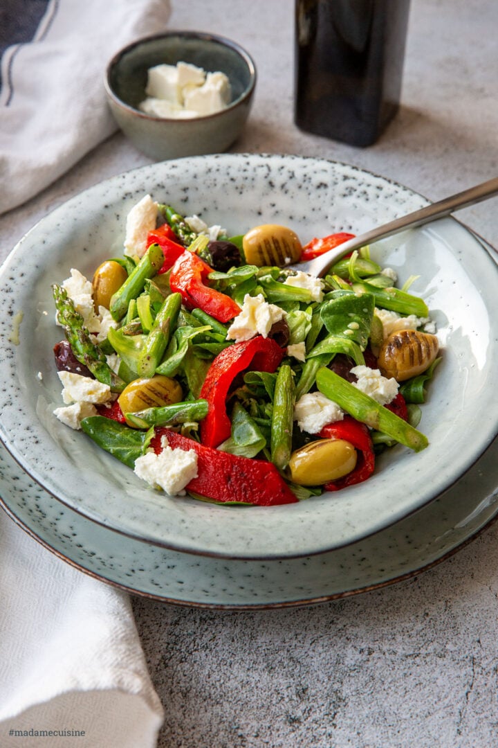 Frühlings-Salat mit Ofenpaprika und Spargel - Madame Cuisine