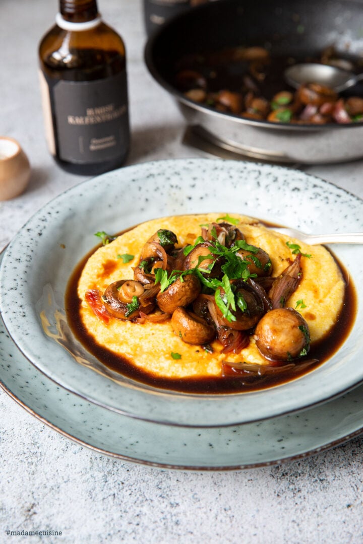Honig-Balsamico Champignons mit Polenta - Madame Cuisine