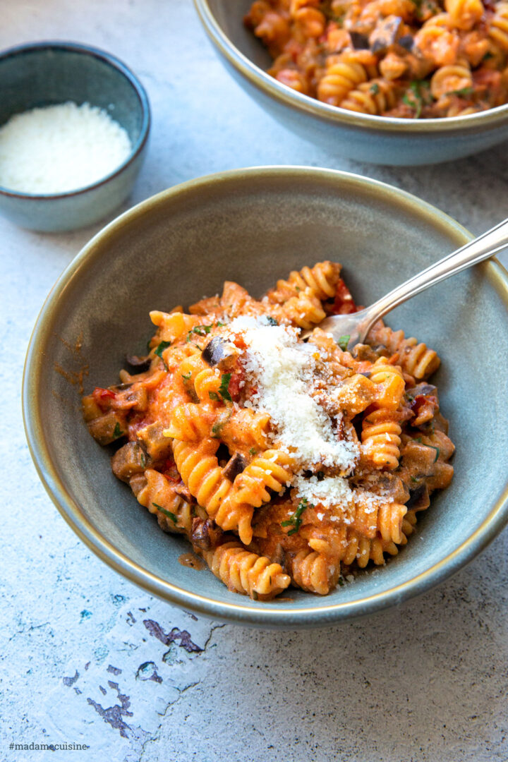 Pasta mit Auberginen, Tomaten &amp; Ricotta - Madame Cuisine