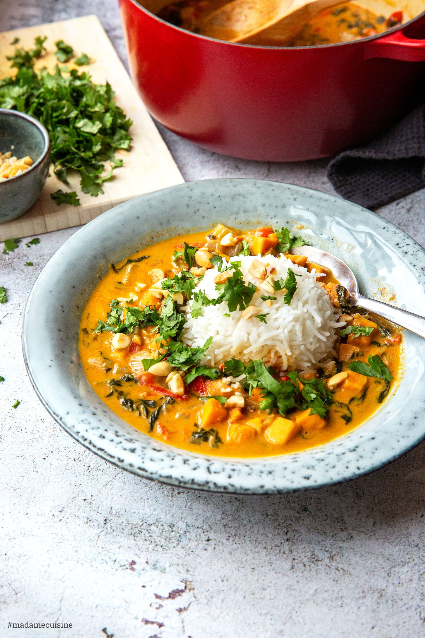 Süßkartoffel-Curry mit Spinat & Paprika | Madame Cuisine Rezept