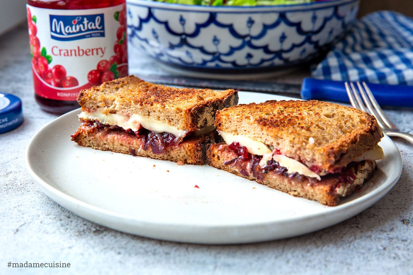 Grilled Cheese Sandwich mit Cranberry-Konfitüre | Madame Cuisine Rezept