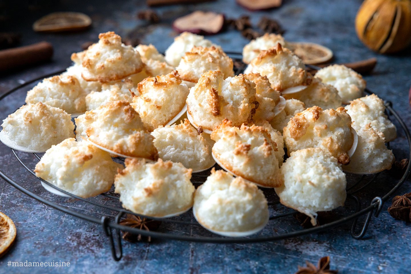 Saftige Kokosmakronen aus vier Zutaten - Madame Cuisine