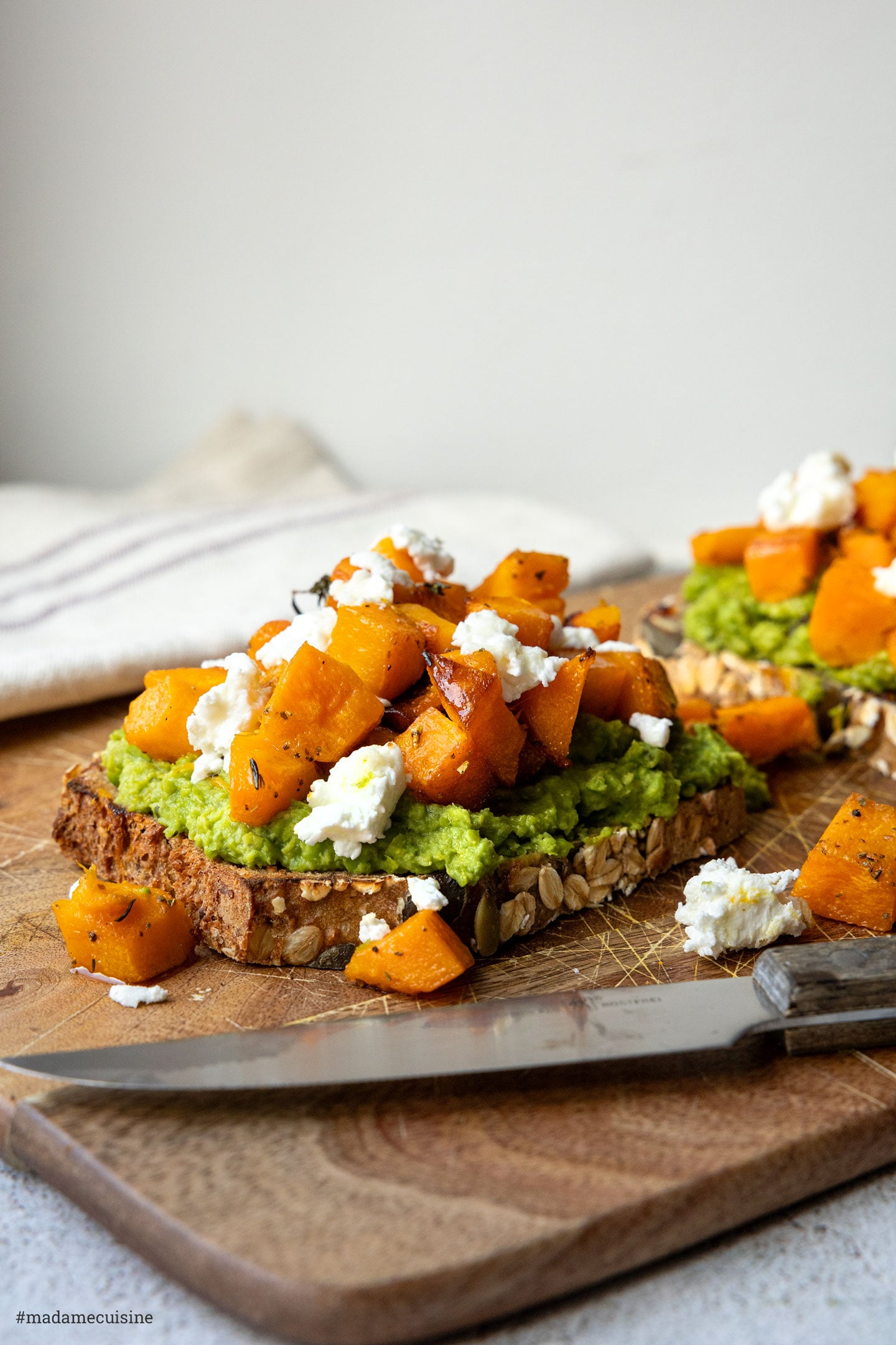 Brot mit Erbsenpüree und Kürbis | Madame Cuisine Rezept