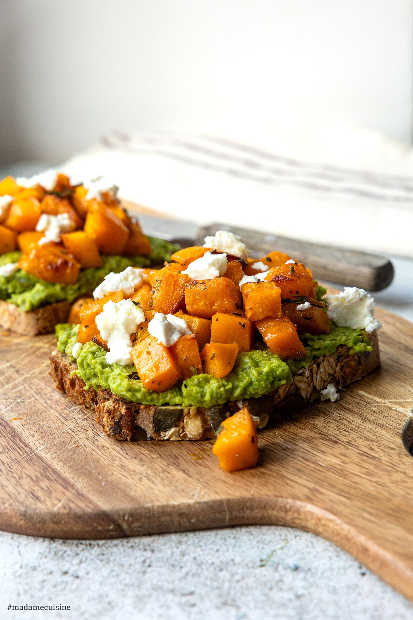 Brot mit Erbsenpüree und Kürbis | Madame Cuisine Rezept