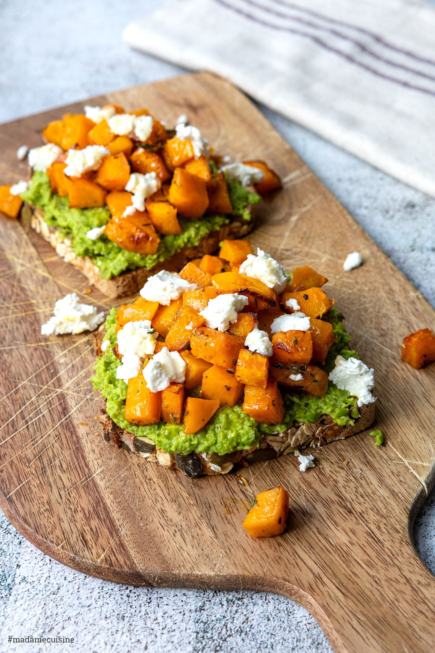 Brot mit Erbsenpüree und Kürbis | Madame Cuisine Rezept