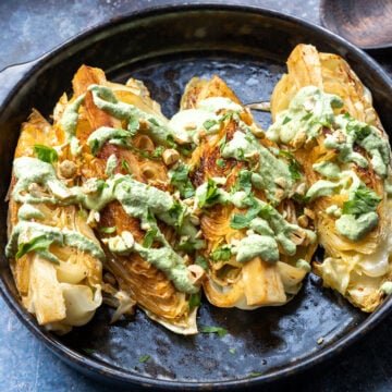 Gebratener Spitzkohl mit Cashew-Crème | Madame Cuisine Rezept