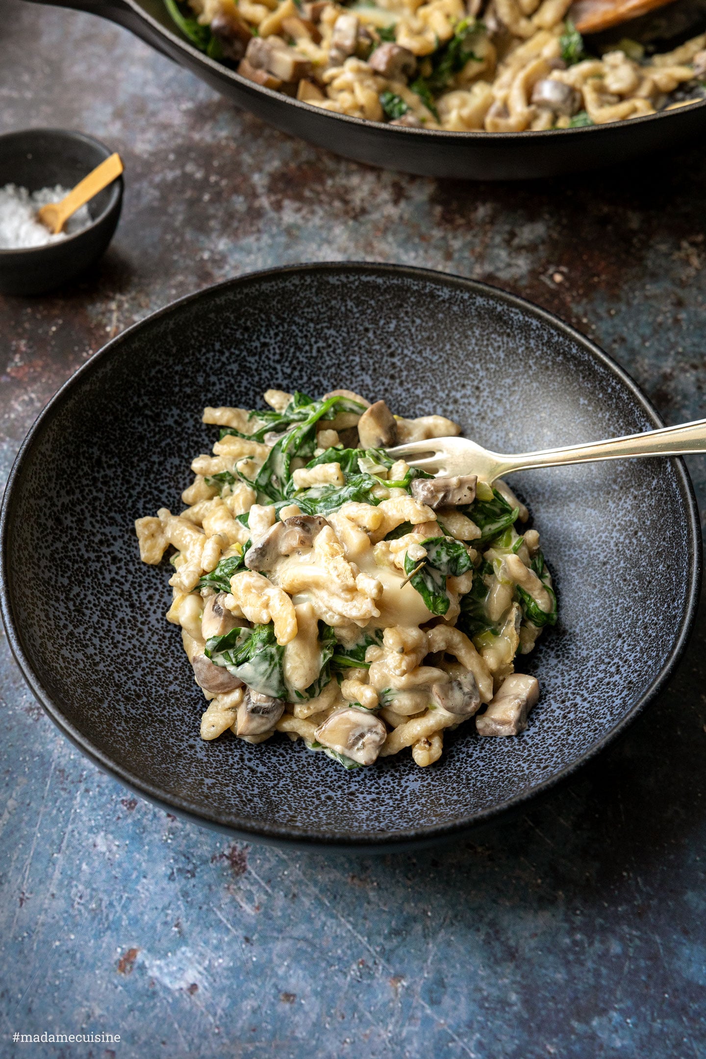 Spätzle-Pfanne mit Champignons und Spinat | Madame Cuisine Rezept