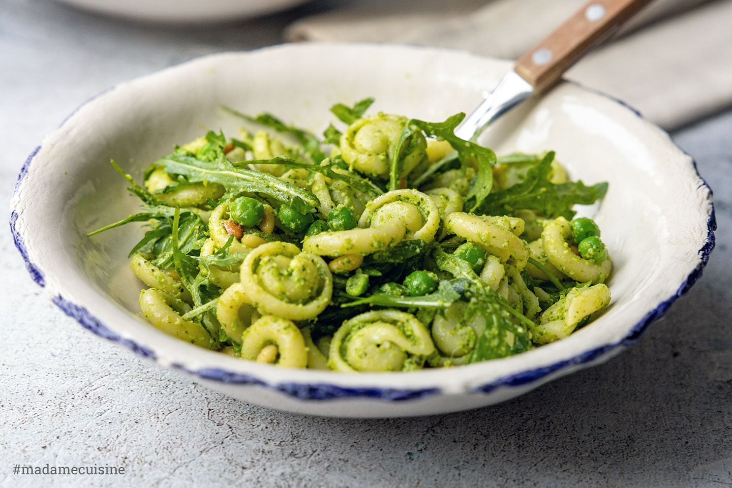 Nudelsalat mit Erbsen-Rucola-Pesto | Madame Cuisine Rezept
