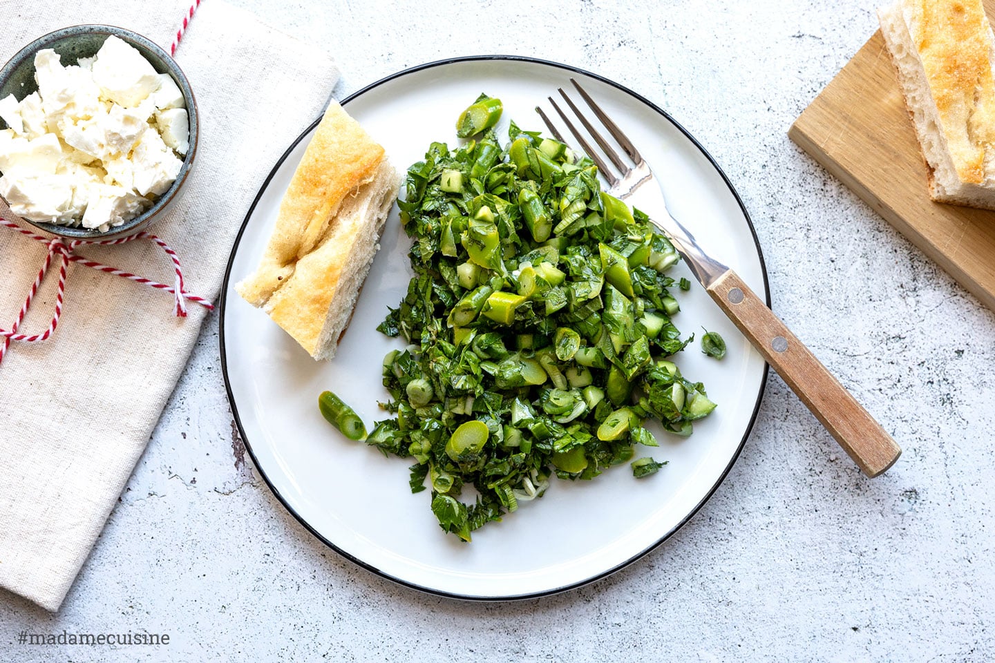 Grüner Spargelsalat als Beilage oder leichte Hauptmahlzeit