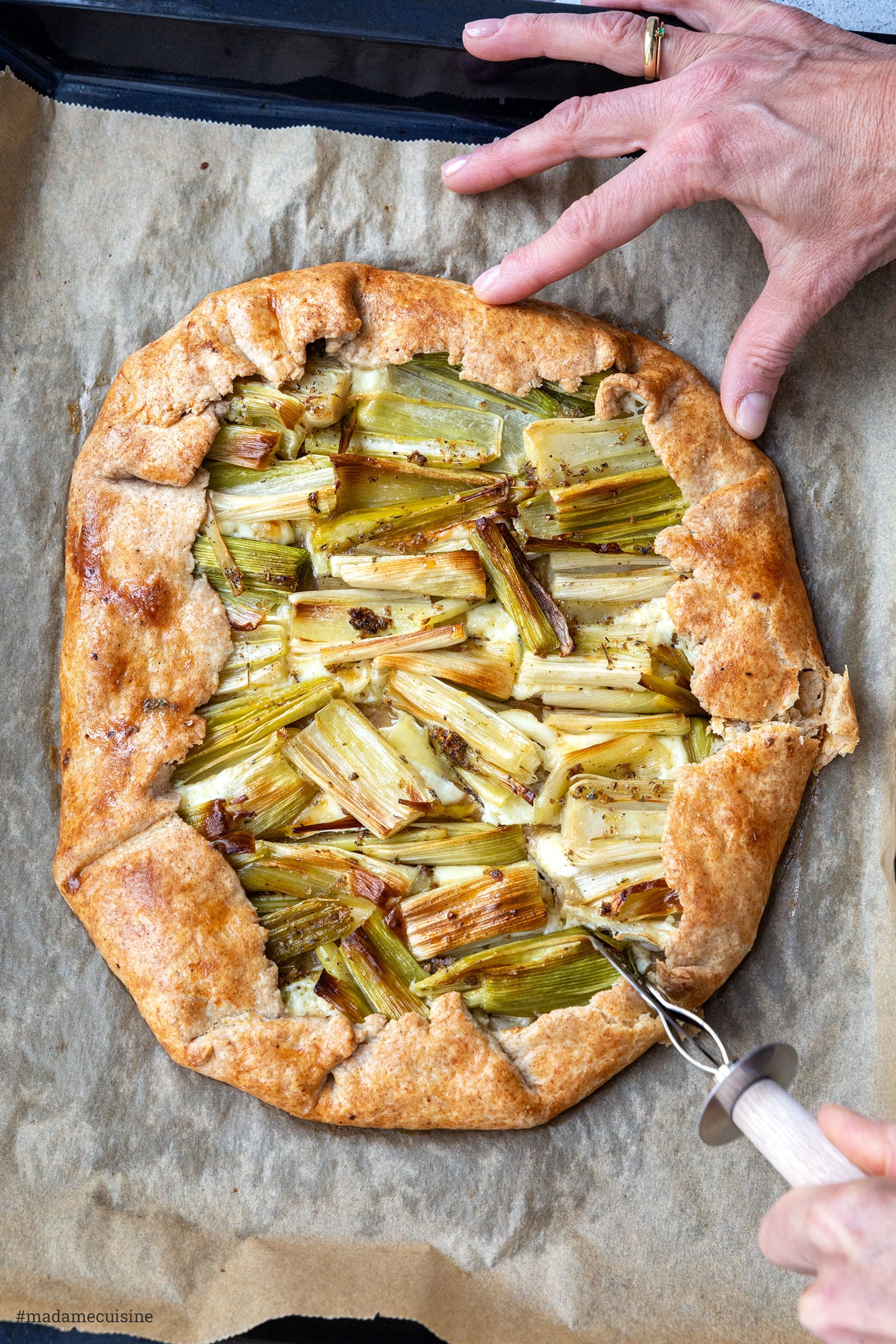 Herzhafte Galette mit Lauch aus dem Ofen