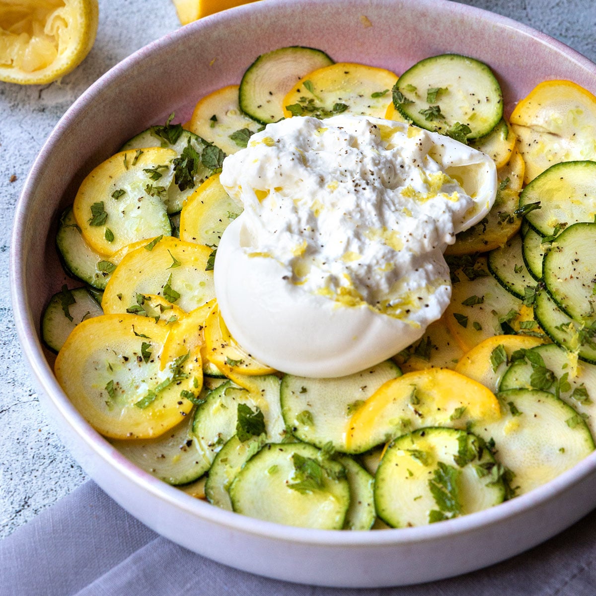 Zucchini-Carpaccio mit Burrata – schnelles Sommerrezept